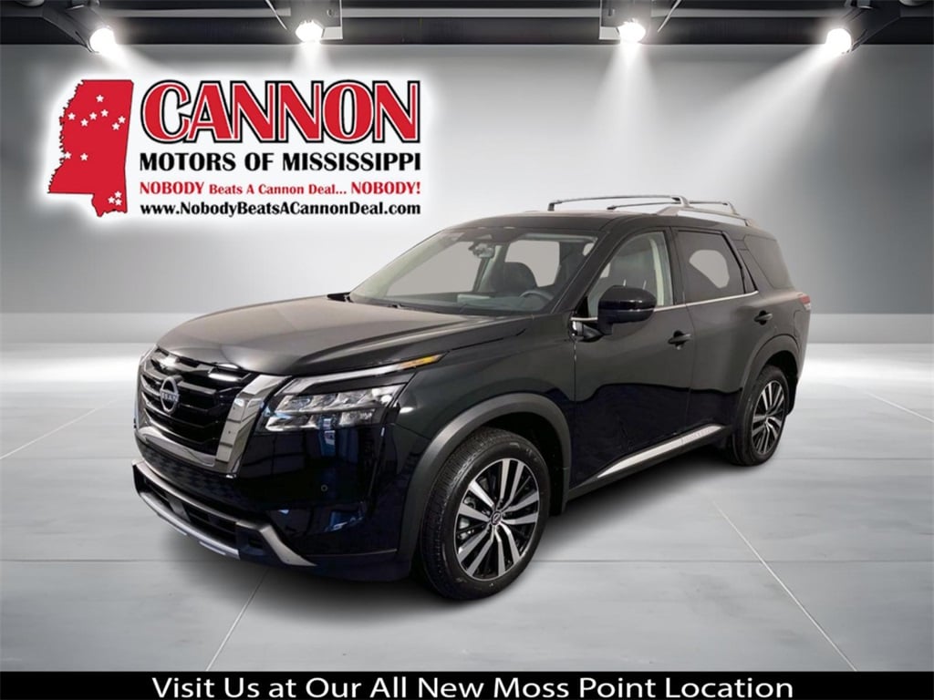 2025 Nissan Pathfinder Platinum's photo