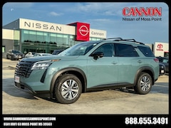 2026 Nissan Pathfinder SL SUV