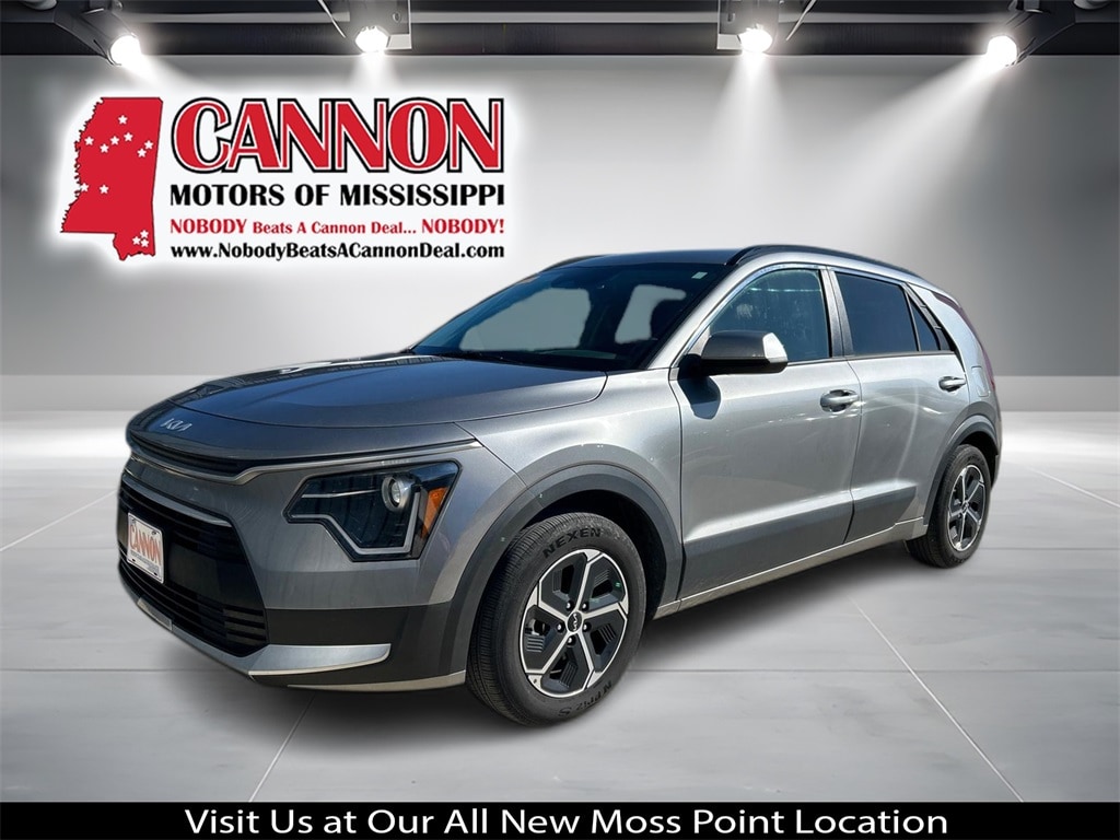 2023 Kia Niro LX's photo