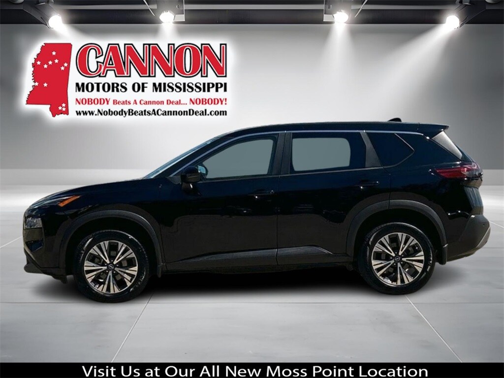 2022 Nissan Rogue SV photo 2