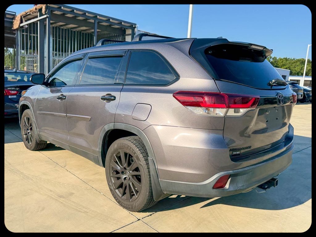 Used 2019 Toyota Highlander SE SUV