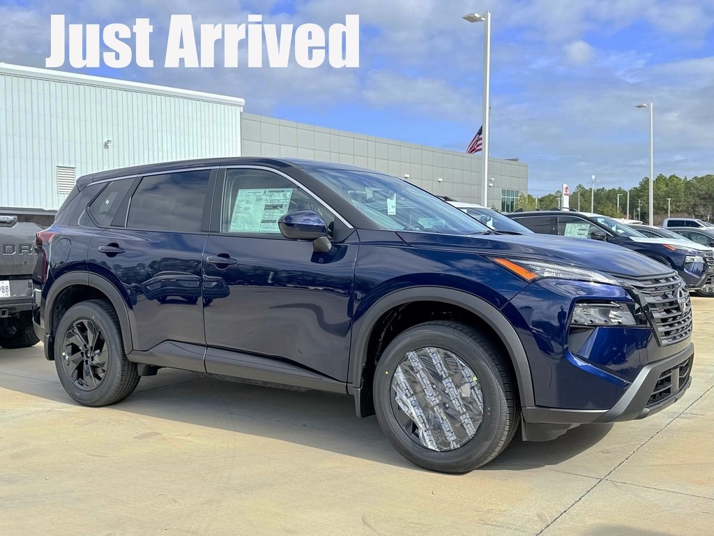 2026 Nissan Rogue SV's photo