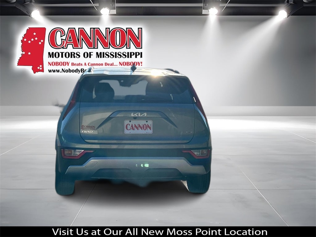 Used 2023 Kia Niro LX SUV