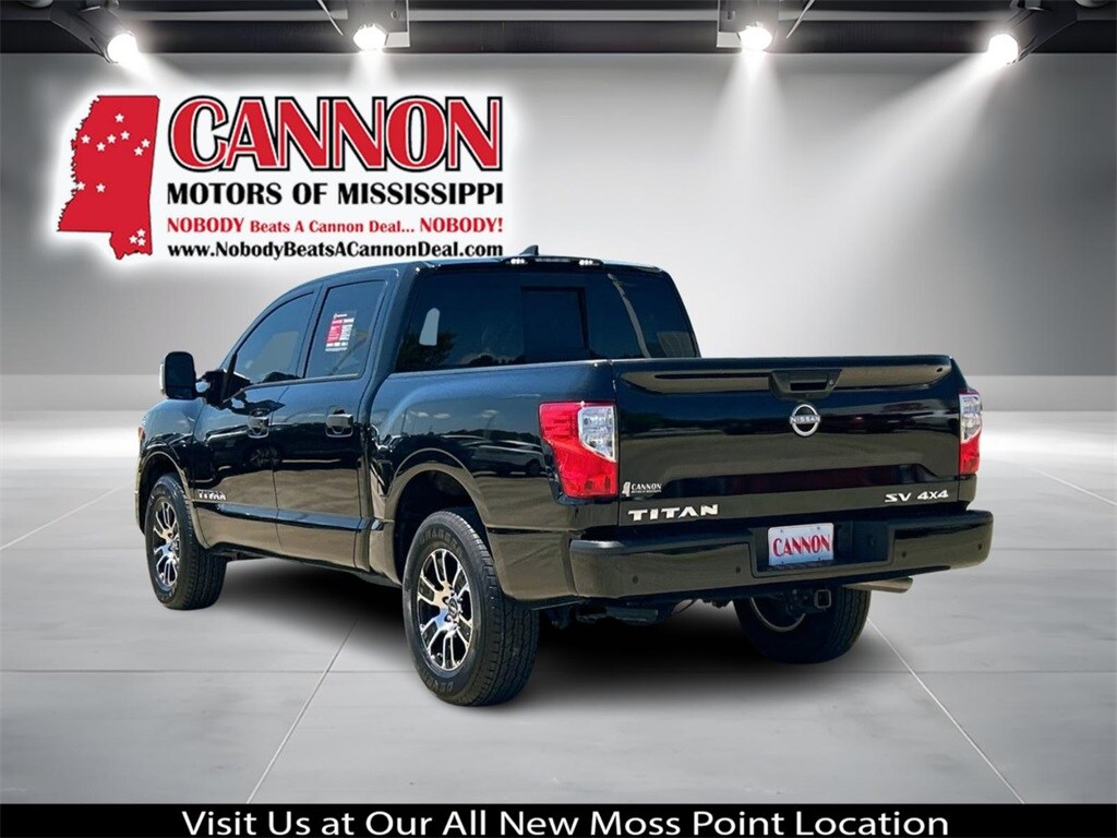 2024 Nissan Titan SV photo 3