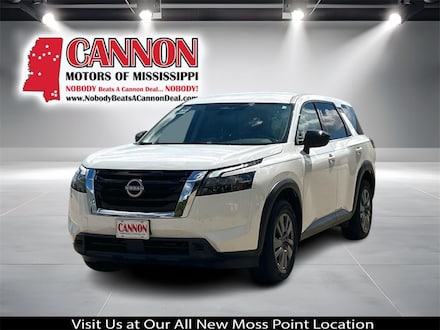 2025 Nissan Pathfinder S SUV