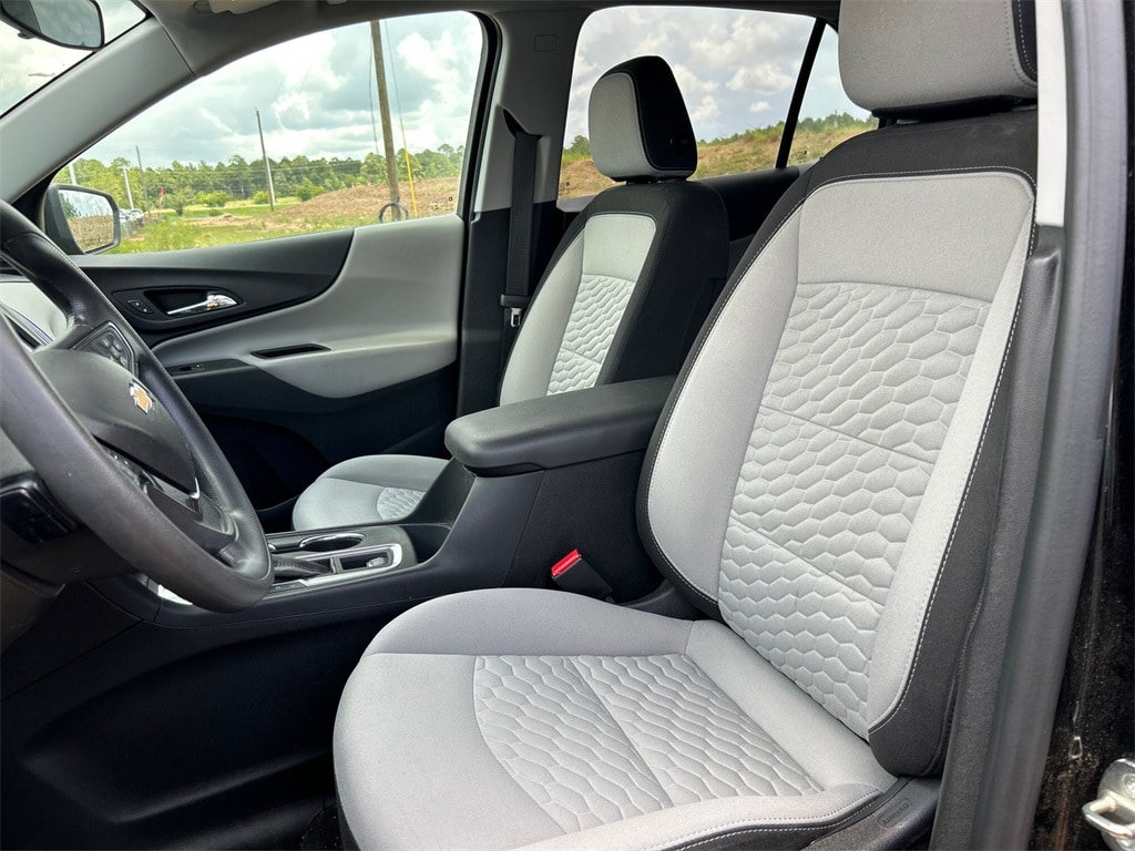 Used 2020 Chevrolet Equinox LS with VIN 2GNAXHEV1L6276709 for sale in Moss Point, MS