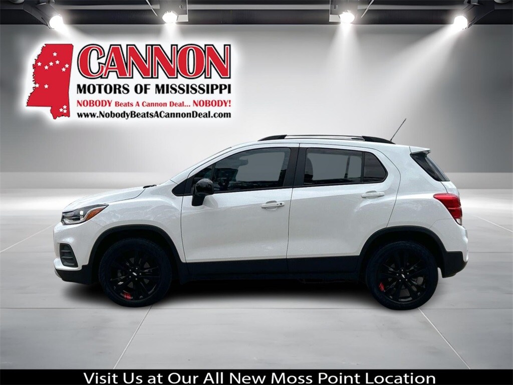 2022 Chevrolet Trax LT photo 2