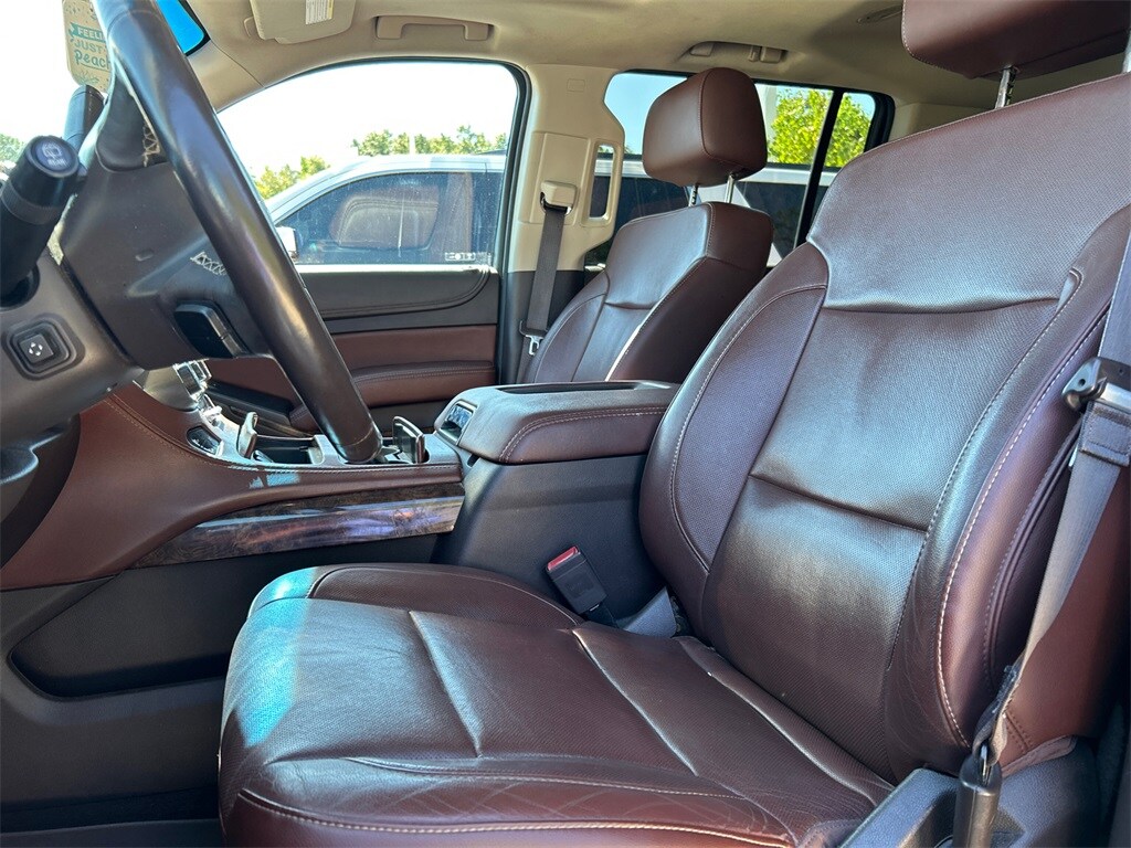 2016 Chevrolet Suburban LTZ photo 2