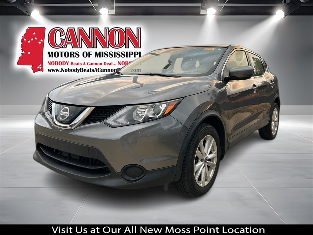 2019 Nissan Rogue Sport S's photo