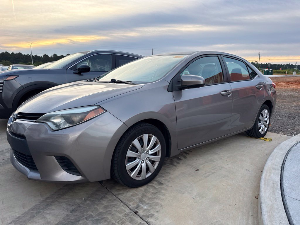 Used 2014 Toyota Corolla LE with VIN 5YFBURHEXEP132228 for sale in Moss Point, MS