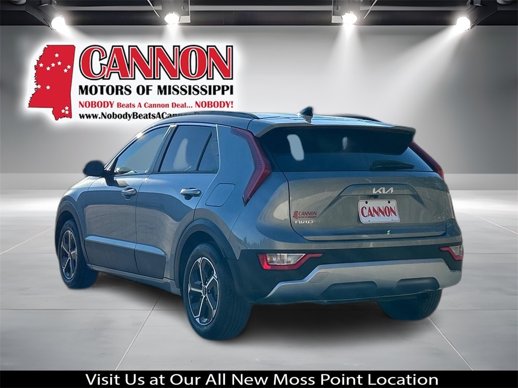 Used 2023 Kia Niro LX SUV