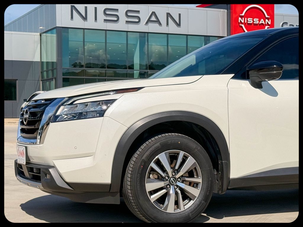 Used 2023 Nissan Pathfinder SL SUV