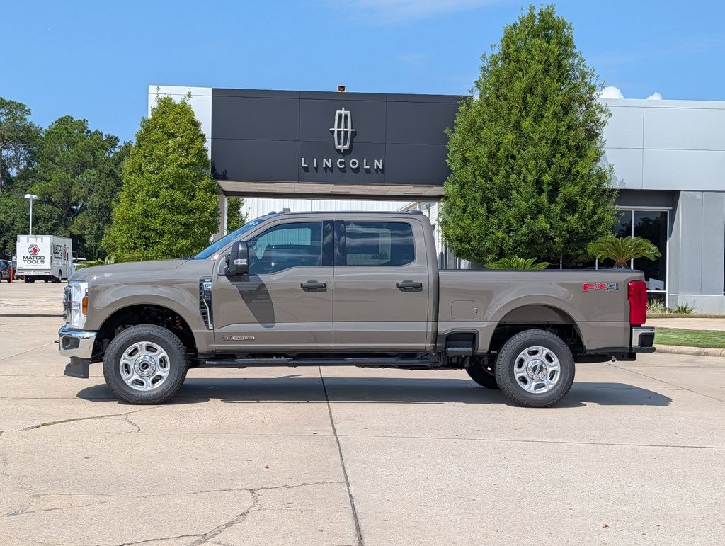 New 2026 Ford F-250 XLT Truck Crew Cab