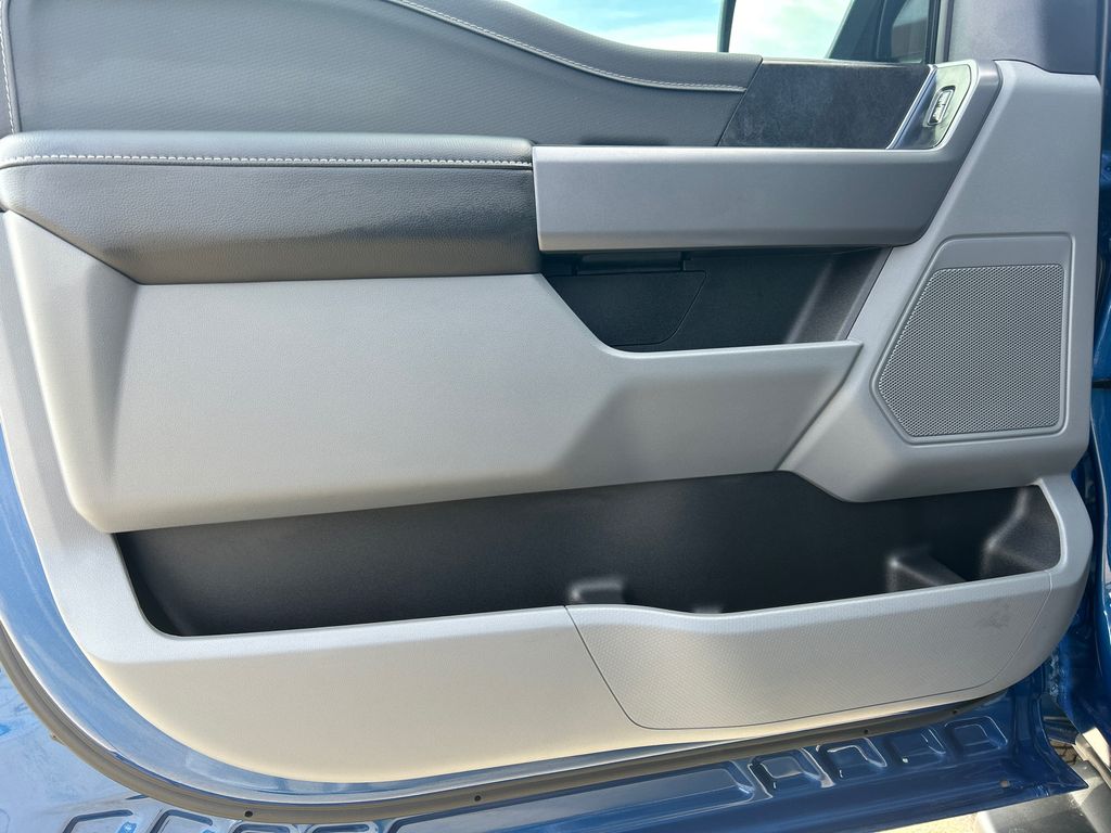 2025 Ford F-150 XLT - Photo 15