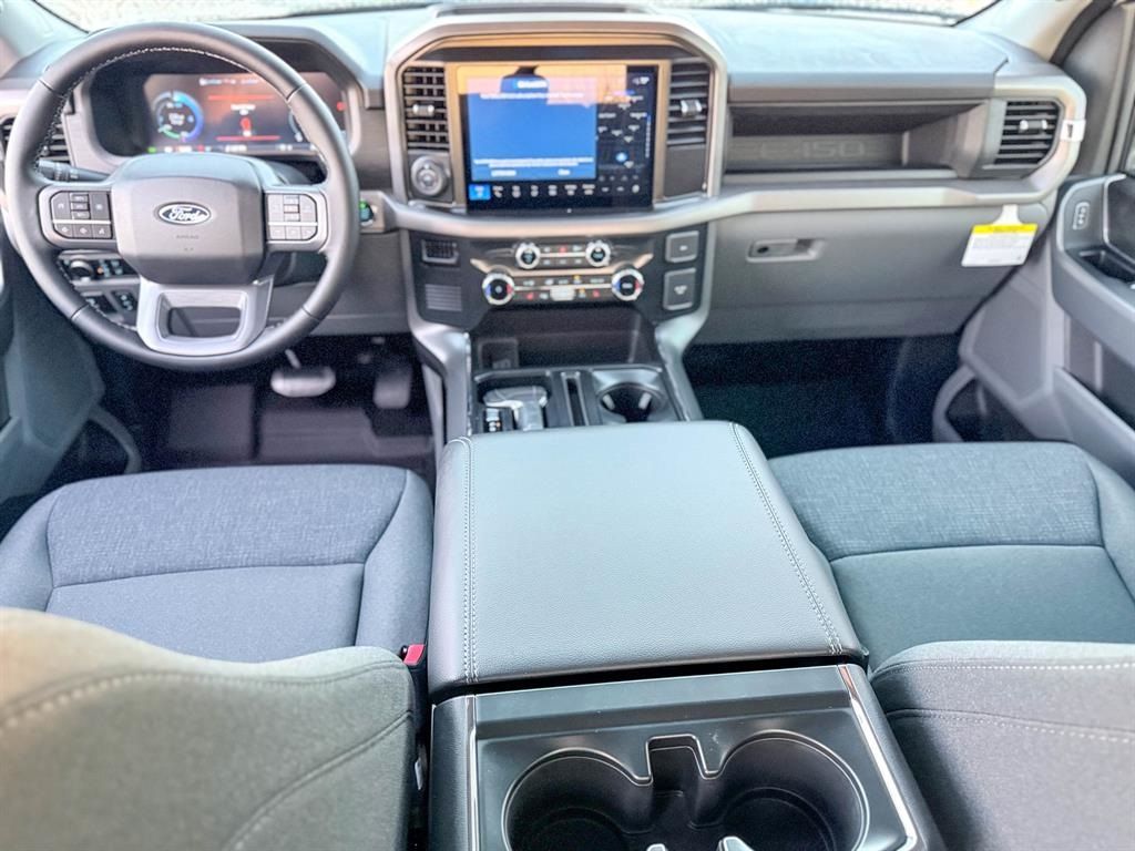 2025 Ford F-150 Lightning XLT - Photo 27