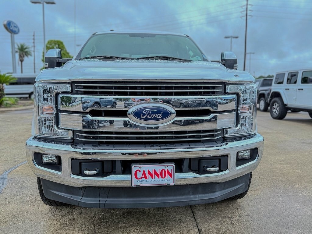 2018 Ford F-250 Lariat photo 2