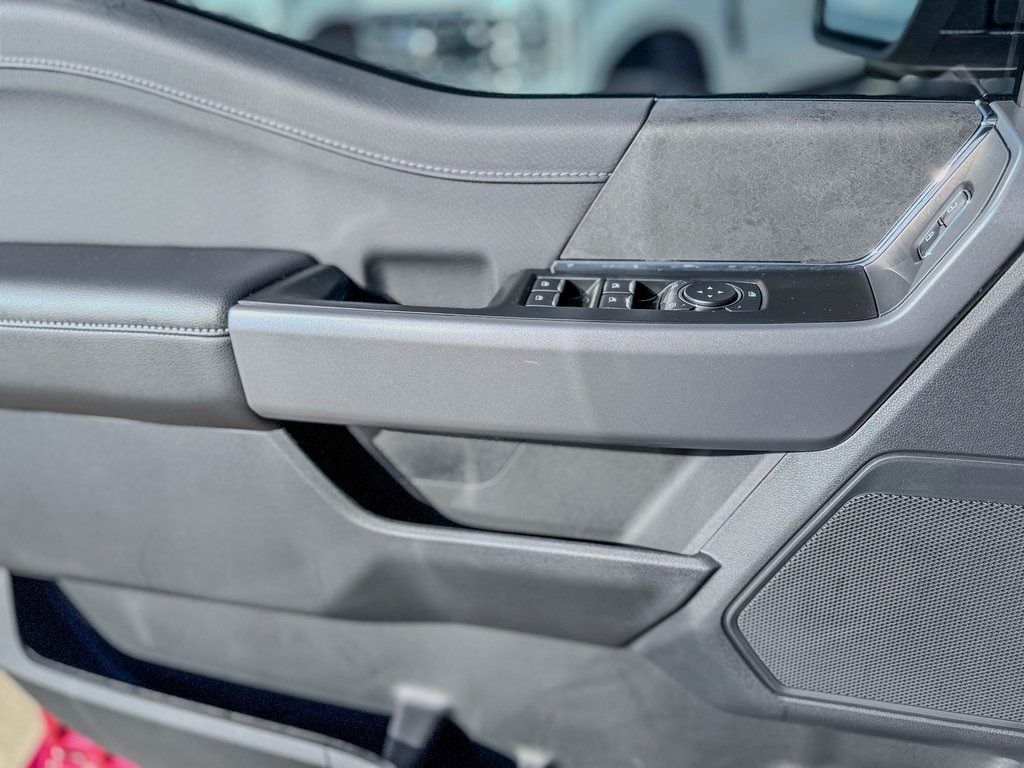2025 Ford F-150 XLT - Photo 16