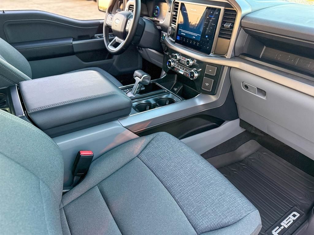 2025 Ford F-150 Lightning XLT - Photo 7