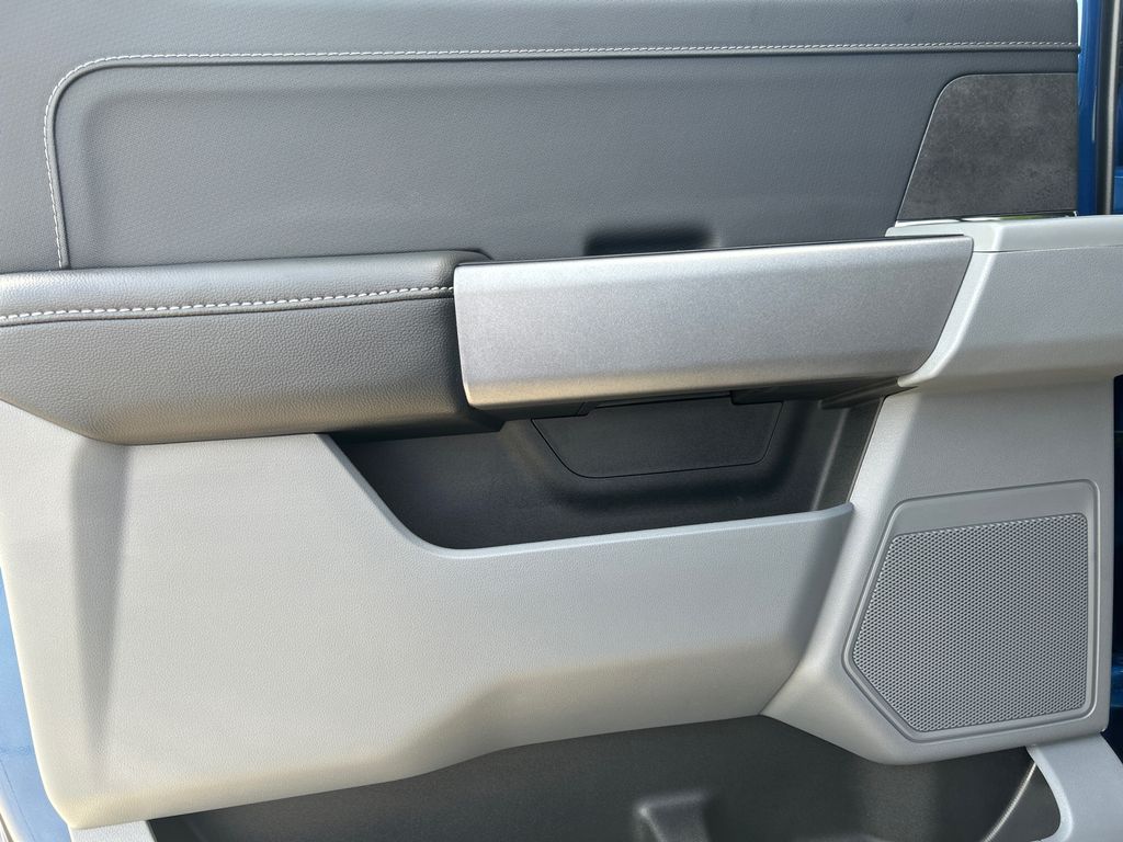 2025 Ford F-150 XLT - Photo 30