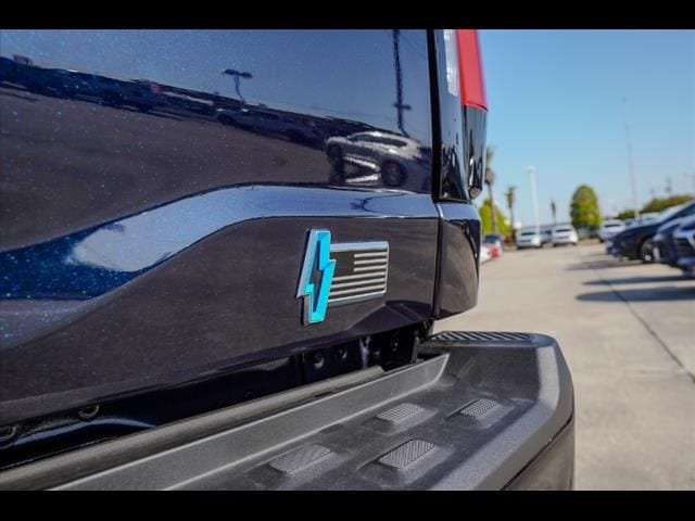 2025 Ford F-150 Lightning Flash - Photo 14
