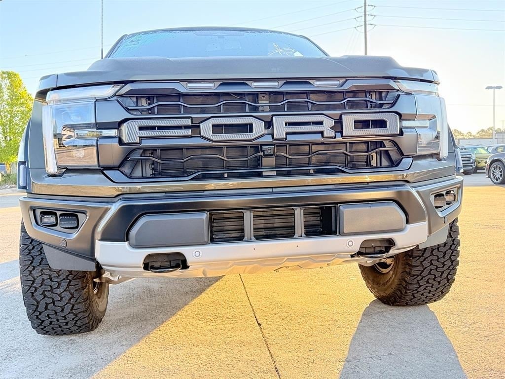New 2025 Ford F-150 Raptor Truck SuperCrew Cab
