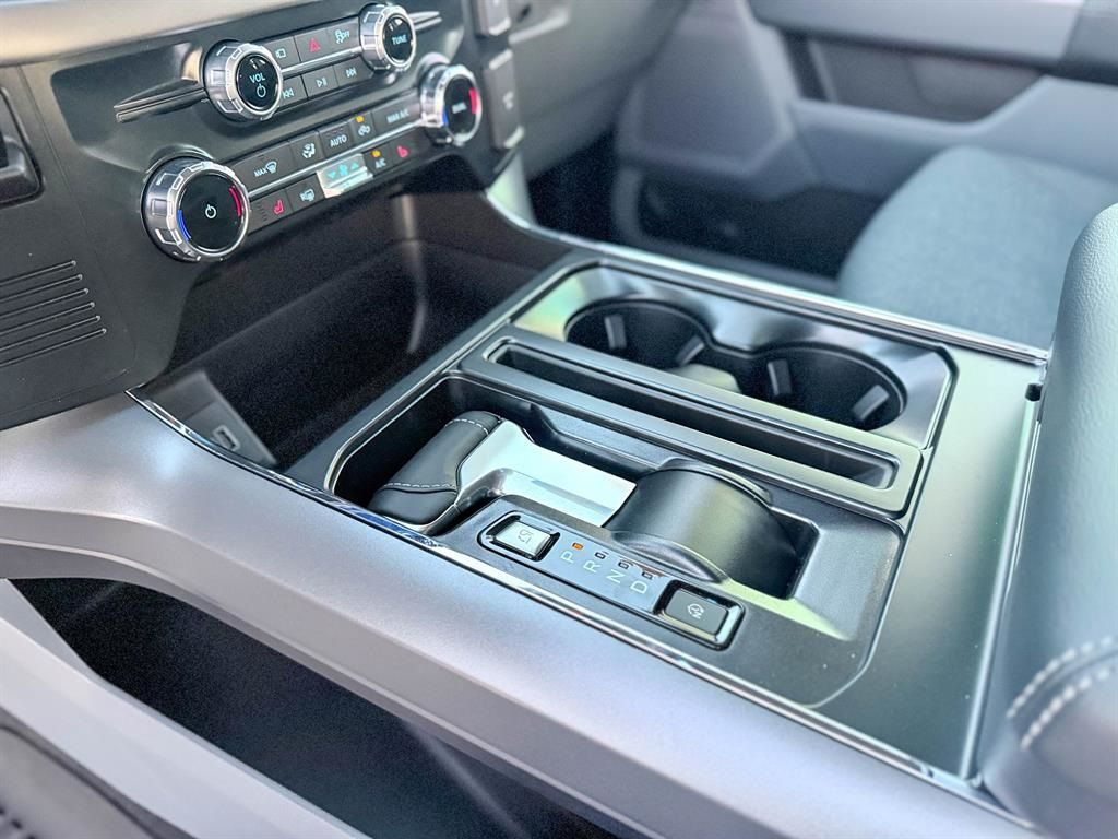 2025 Ford F-150 Lightning XLT - Photo 22