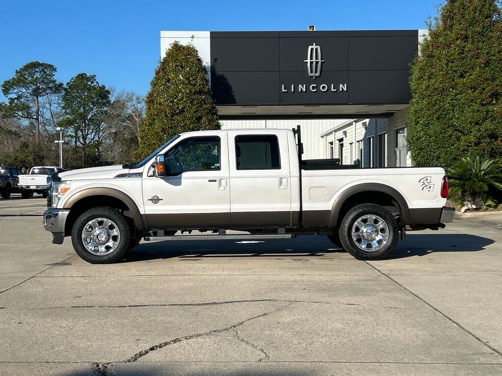 Used 2016 Ford F-250SD Lariat Truck Crew Cab