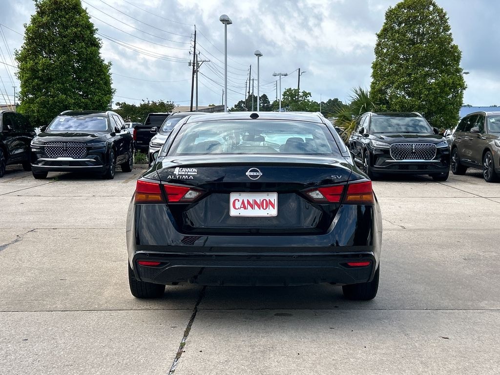 Used 2024 Nissan Altima 2.5 SV Sedan