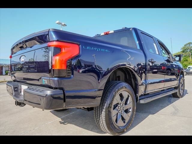 2025 Ford F-150 Lightning Flash - Photo 11