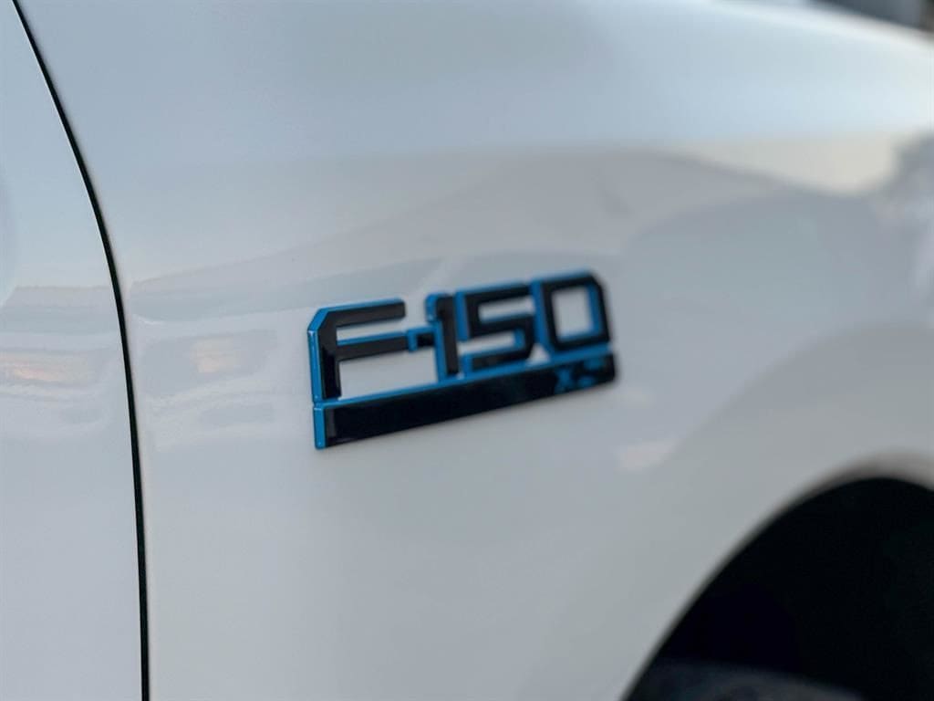 2025 Ford F-150 Lightning XLT - Photo 6
