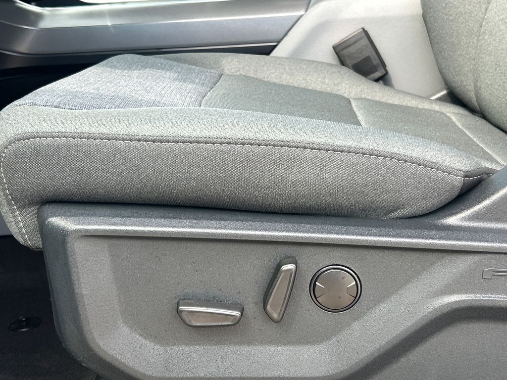 2025 Ford F-150 XLT - Photo 14