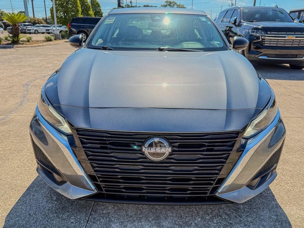 2024 Nissan Altima 2.5 SV photo 2