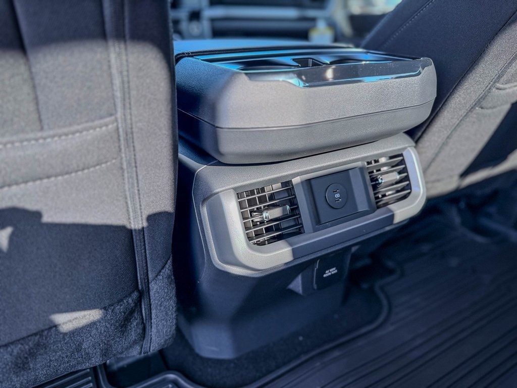 2025 Ford F-150 XLT - Photo 18