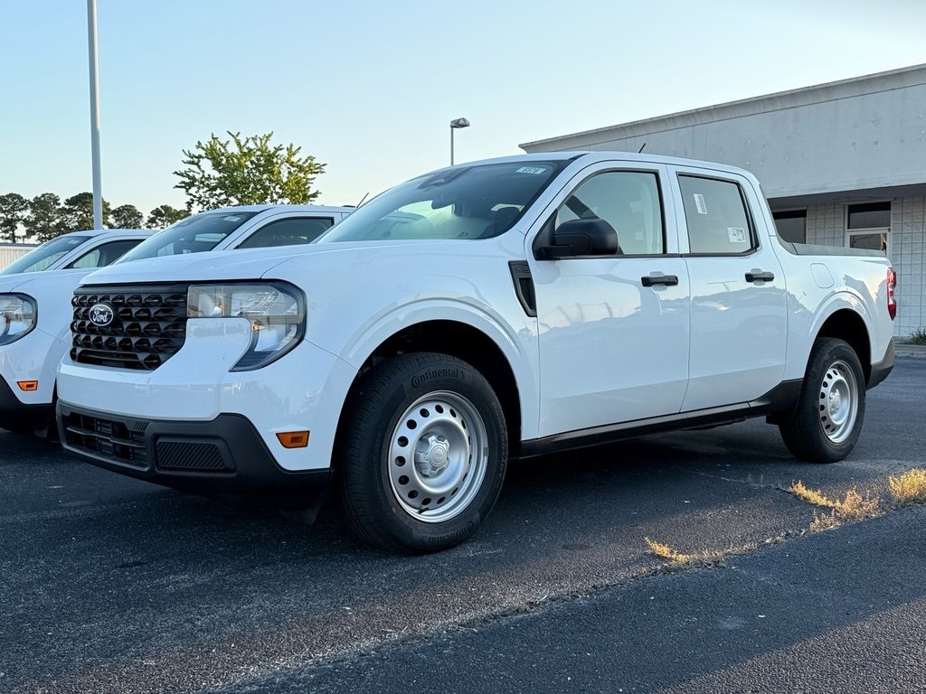 2025 Ford Maverick XL's photo