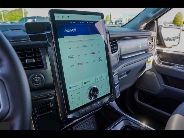 2025 Ford F-150 Lightning Flash - Photo 18