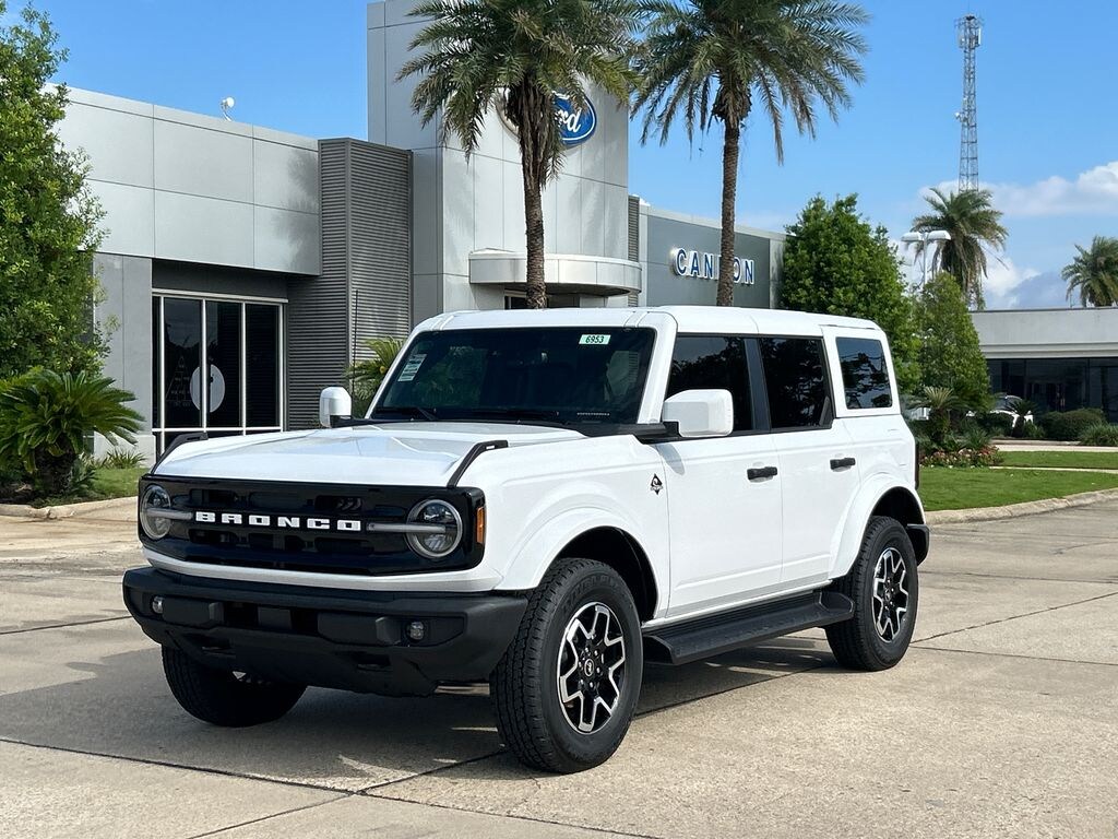 New 2026 Ford Bronco Outer Banks SUV
