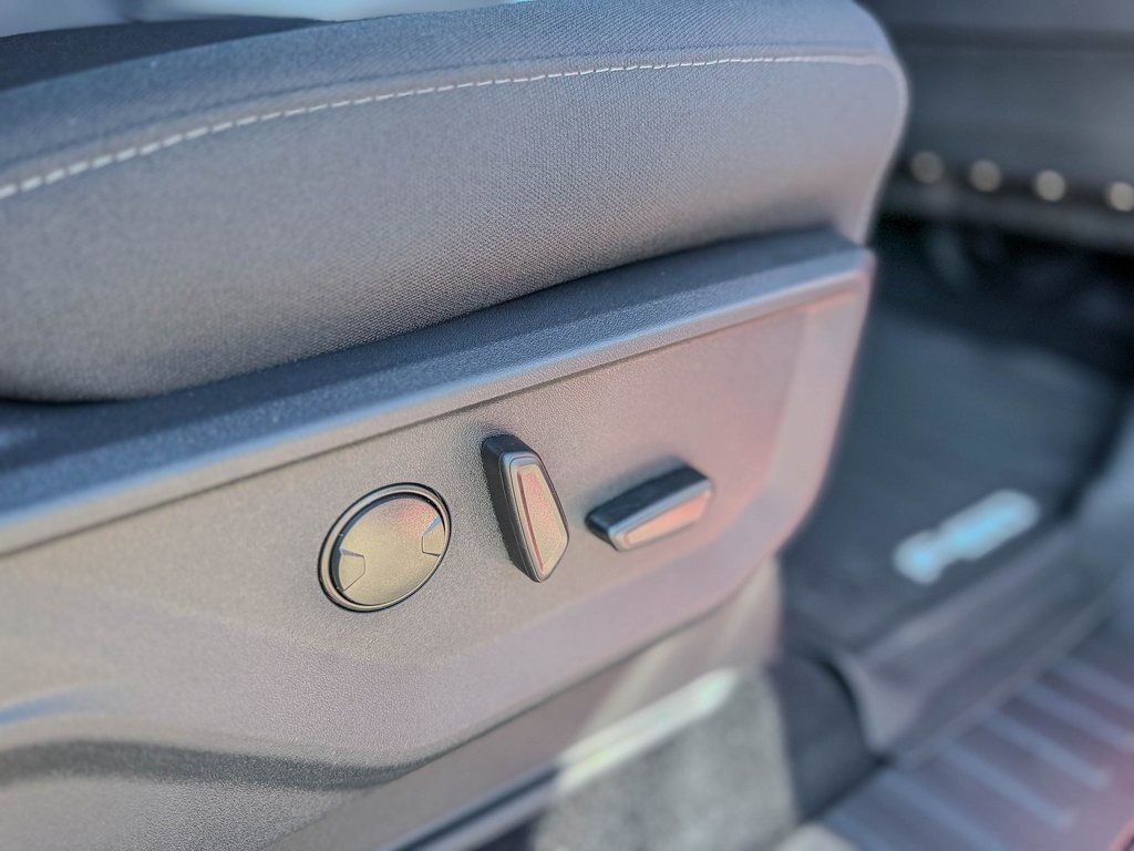 2025 Ford F-150 XLT - Photo 8