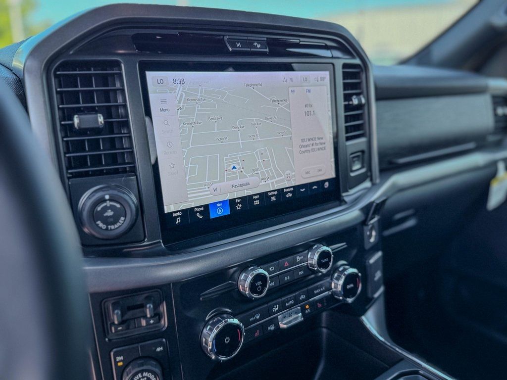 2025 Ford F-150 XLT - Photo 13
