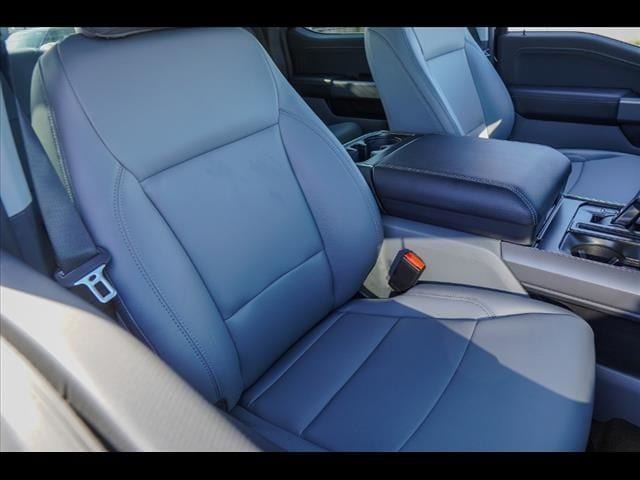 2025 Ford F-150 Lightning Flash - Photo 7