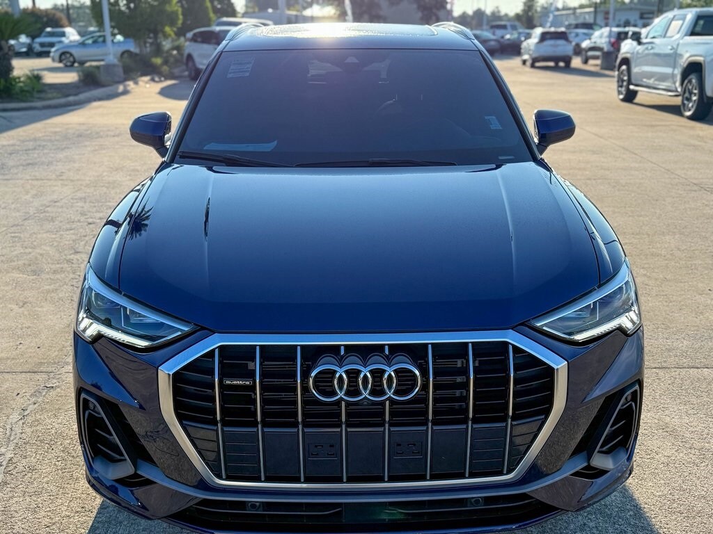 2024 Audi Q3 45 TFSI S line Premium photo 2