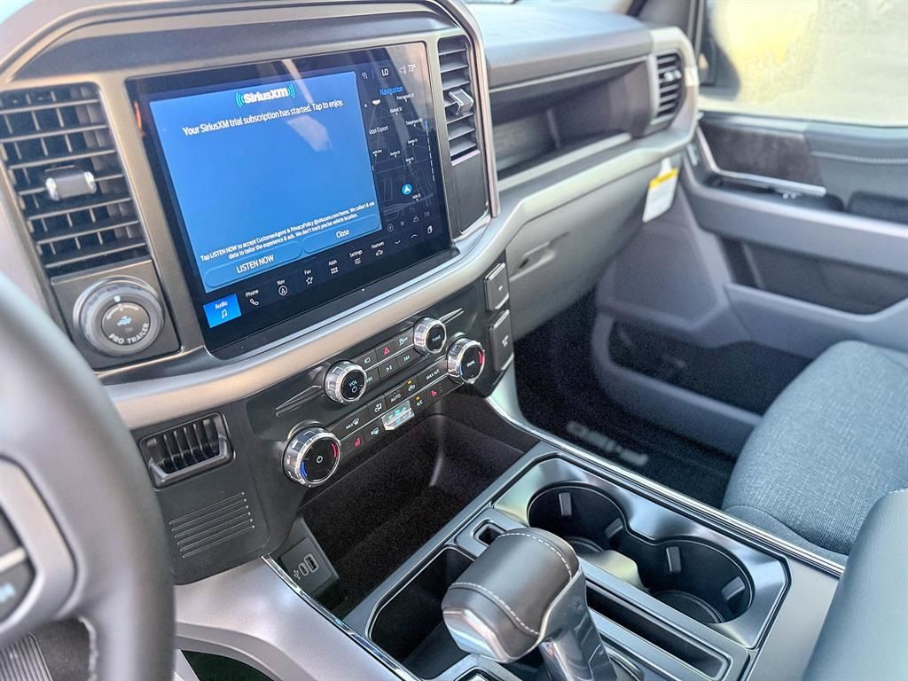 2025 Ford F-150 Lightning XLT - Photo 20