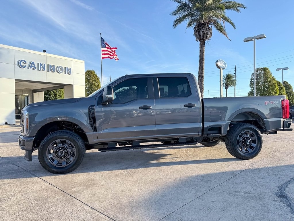 2026 Ford F-250 Super Duty XL's photo