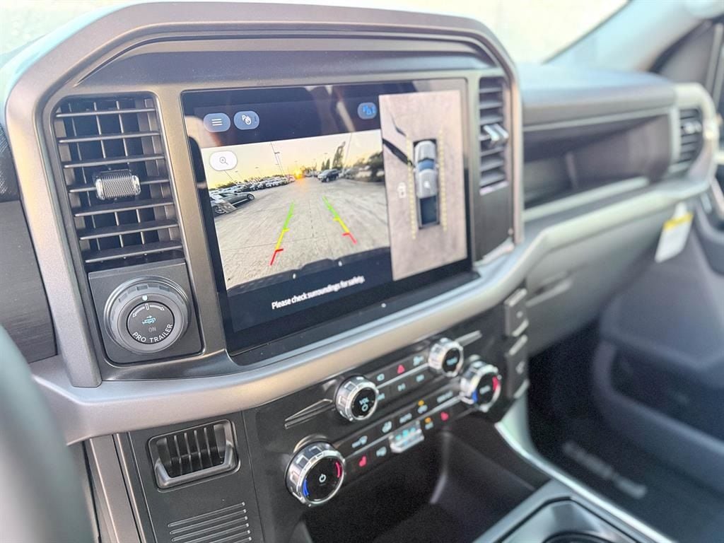 2025 Ford F-150 Lightning XLT - Photo 28