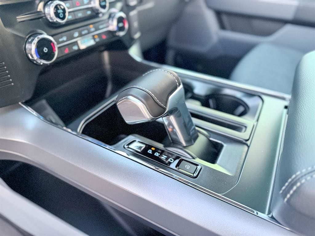 2025 Ford F-150 Lightning XLT - Photo 21