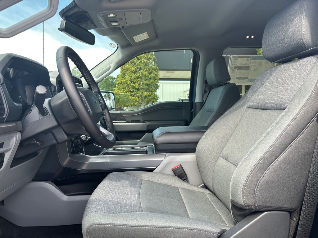 2025 Ford F-150 XLT - Photo 13