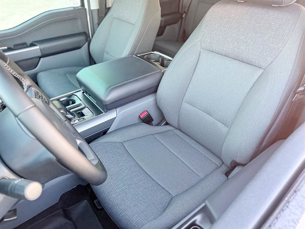 2025 Ford F-150 Lightning XLT - Photo 18