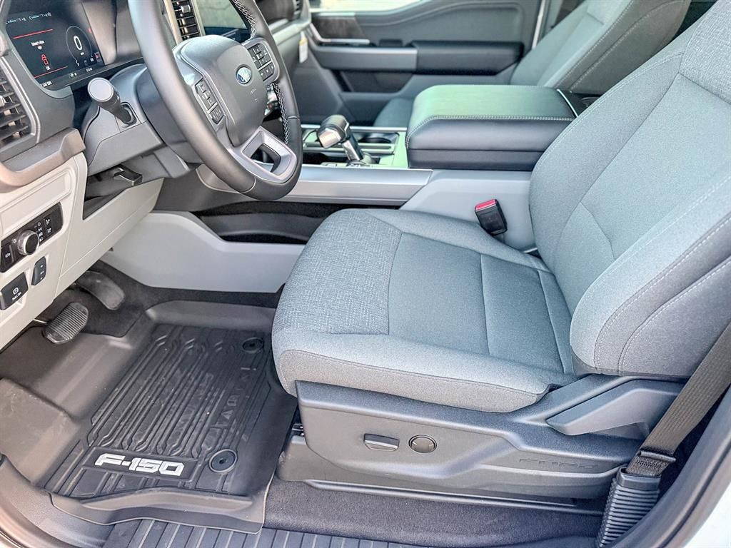 2025 Ford F-150 Lightning XLT - Photo 19