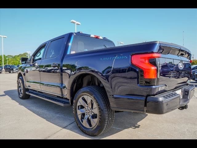 2025 Ford F-150 Lightning Flash - Photo 12