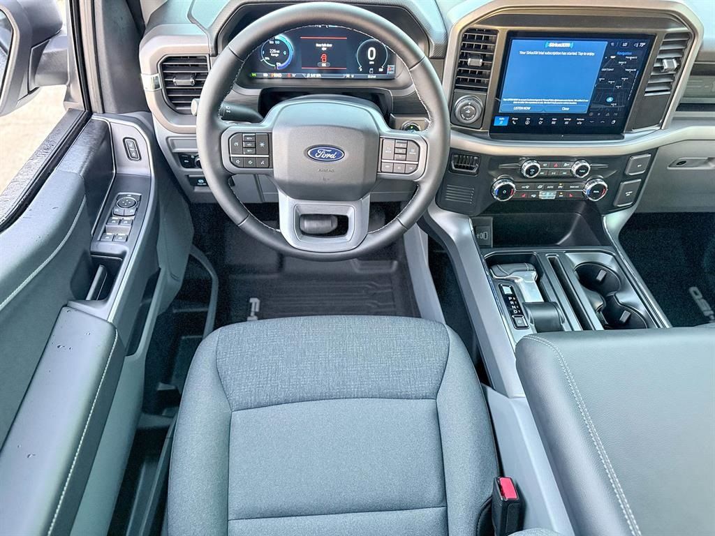 2025 Ford F-150 Lightning XLT - Photo 26