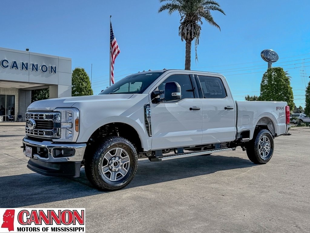 2025 Ford F-350 Super Duty XLT's photo